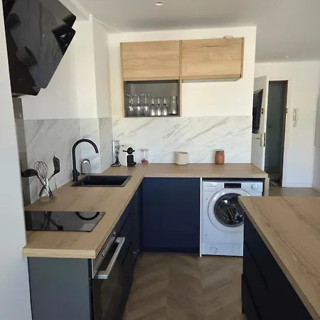 Avec Balcon דירה