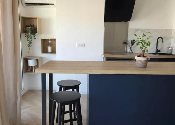 Avec Balcon מנטון